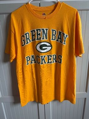Green Bay packers t shirt.  size medium. excellent condition